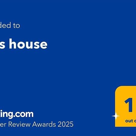 شقة Ross House فيوميتشينو المظهر الخارجي الصورة